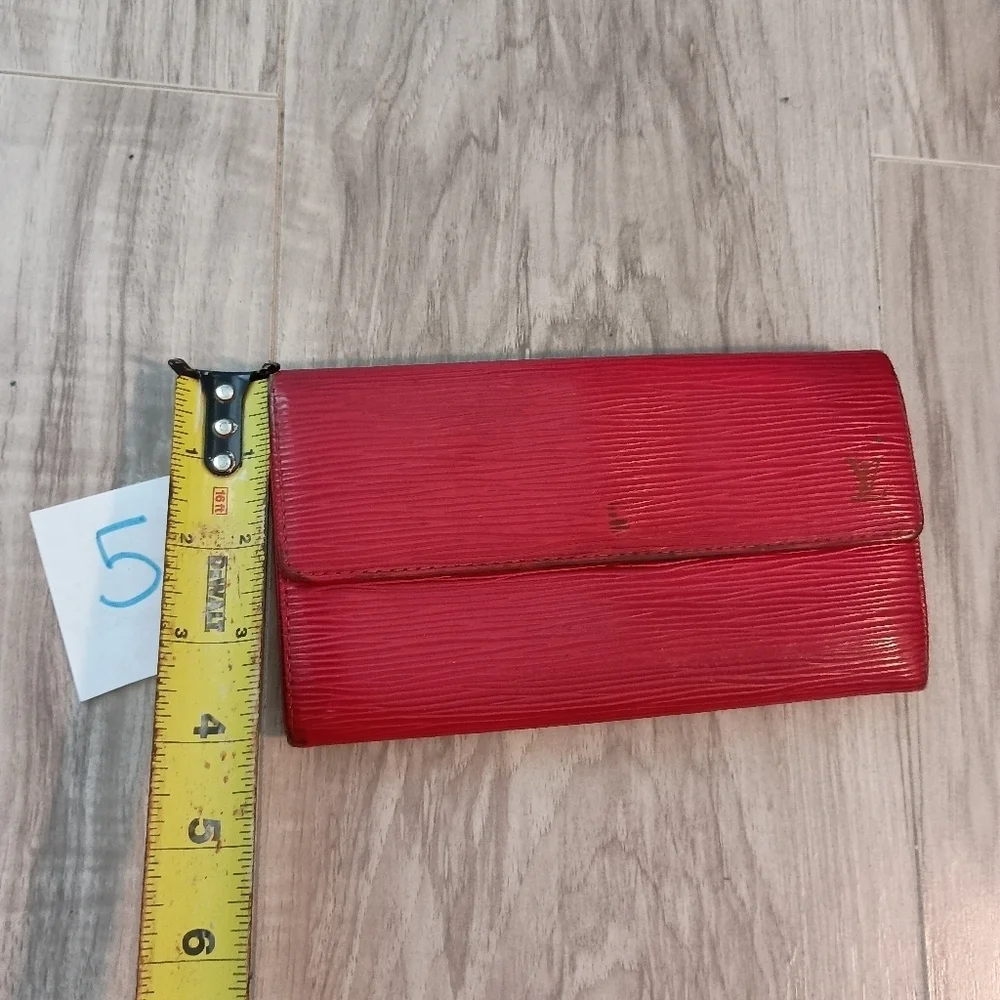 Louis Vuitton Sarah leather wallet red
